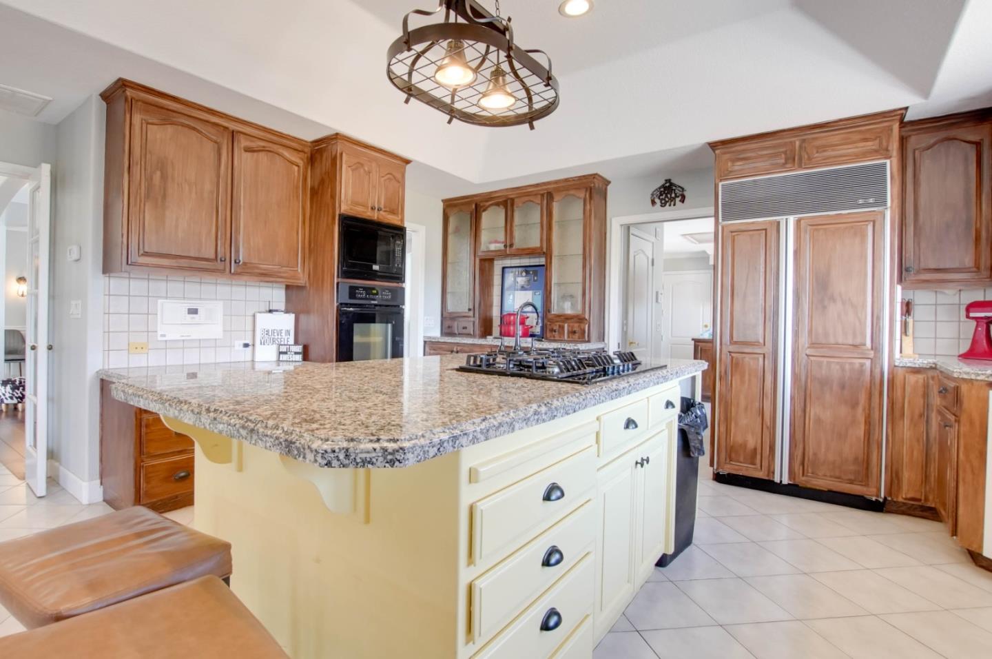 Detail Gallery Image 15 of 57 For 160 Tevis Trl, Hollister,  CA 95023 - 4 Beds | 3 Baths