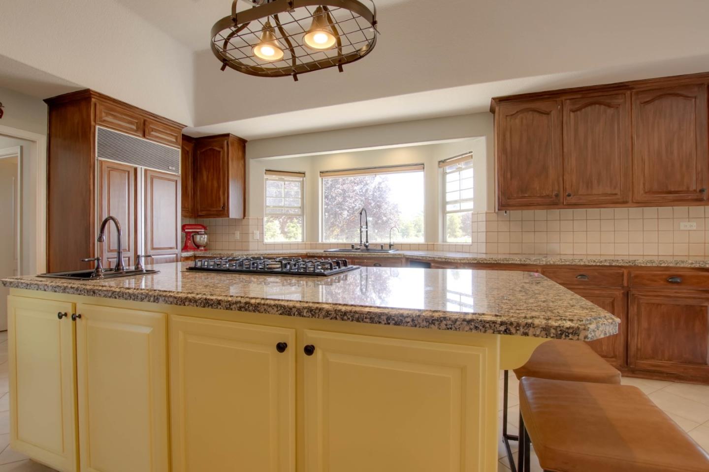 Detail Gallery Image 20 of 57 For 160 Tevis Trl, Hollister,  CA 95023 - 4 Beds | 3 Baths