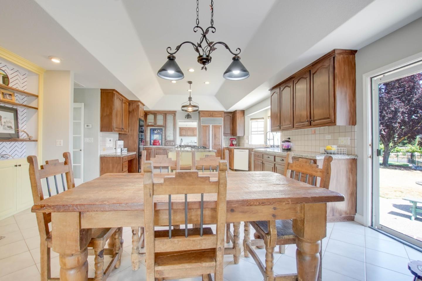 Detail Gallery Image 22 of 57 For 160 Tevis Trl, Hollister,  CA 95023 - 4 Beds | 3 Baths