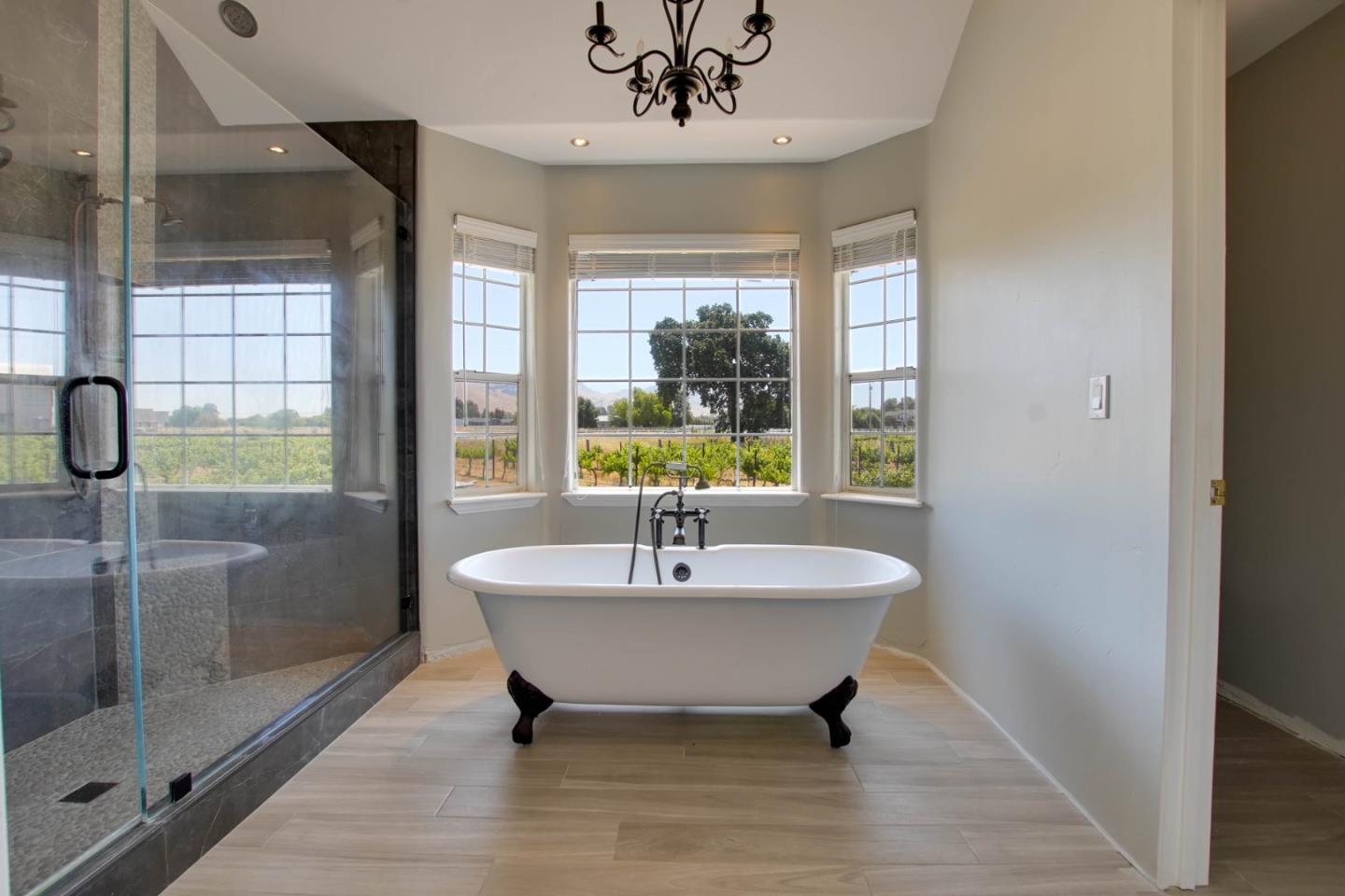 Detail Gallery Image 40 of 57 For 160 Tevis Trl, Hollister,  CA 95023 - 4 Beds | 3 Baths