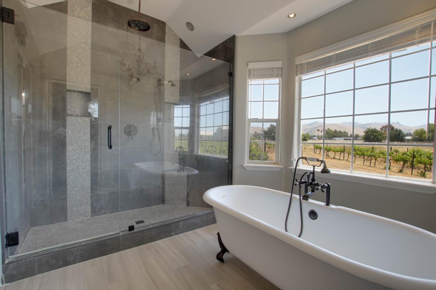 Detail Gallery Image 41 of 57 For 160 Tevis Trl, Hollister,  CA 95023 - 4 Beds | 3 Baths