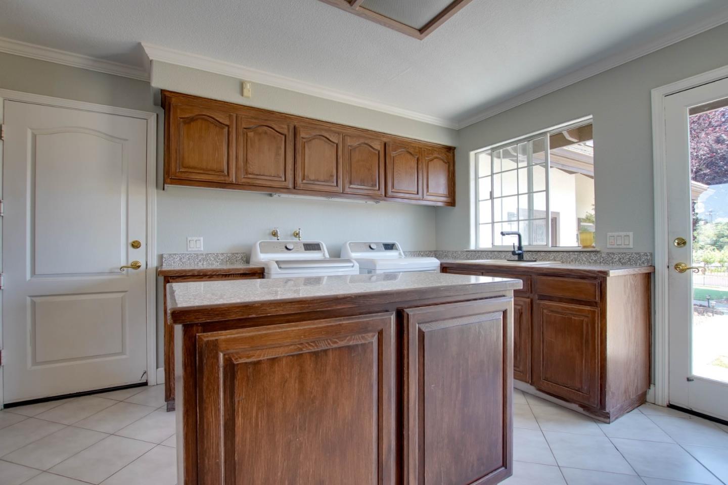 Detail Gallery Image 43 of 57 For 160 Tevis Trl, Hollister,  CA 95023 - 4 Beds | 3 Baths