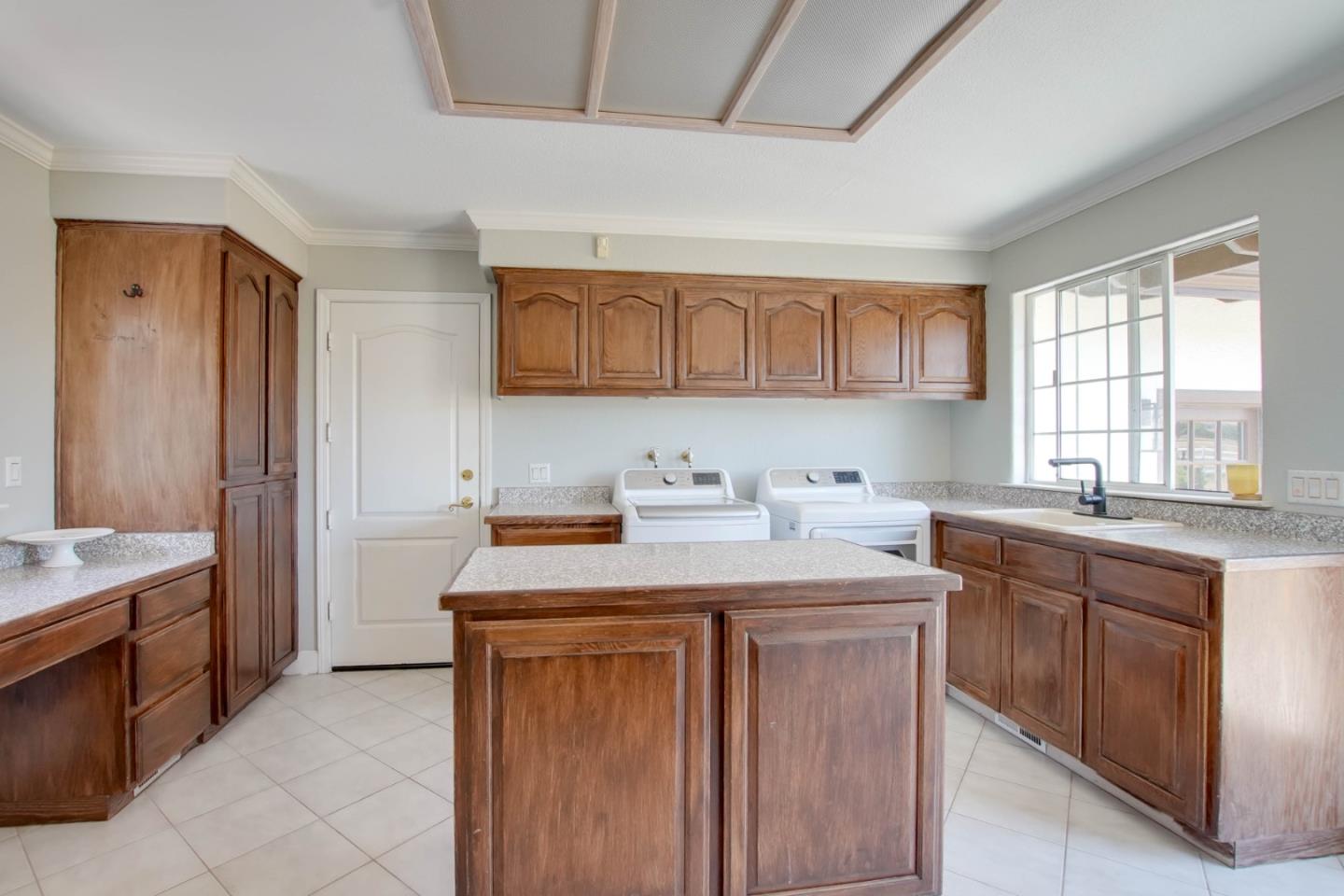 Detail Gallery Image 46 of 57 For 160 Tevis Trl, Hollister,  CA 95023 - 4 Beds | 3 Baths