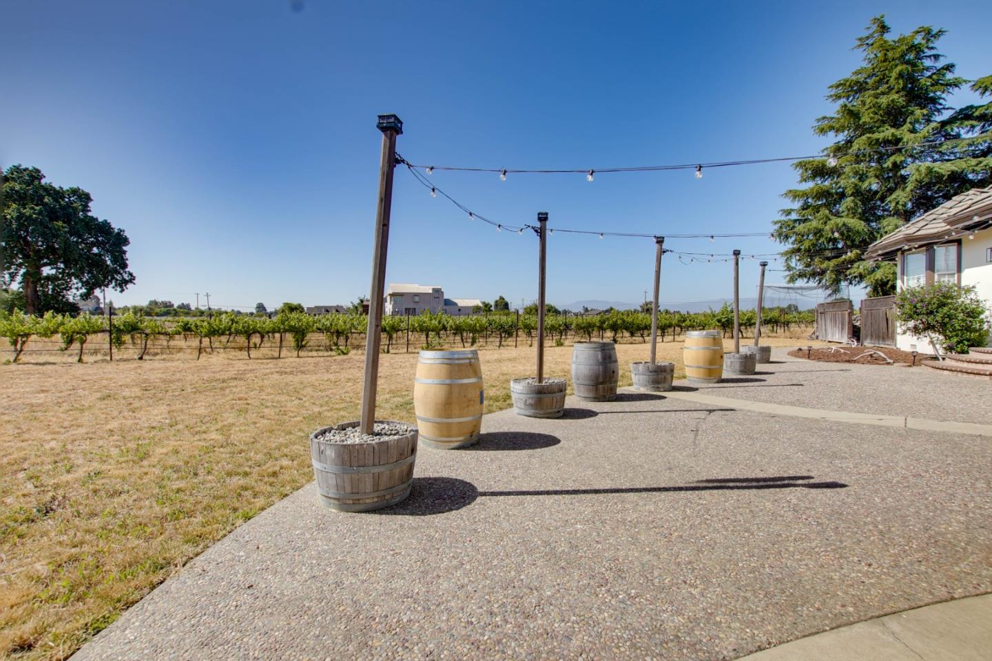 Detail Gallery Image 51 of 57 For 160 Tevis Trl, Hollister,  CA 95023 - 4 Beds | 3 Baths