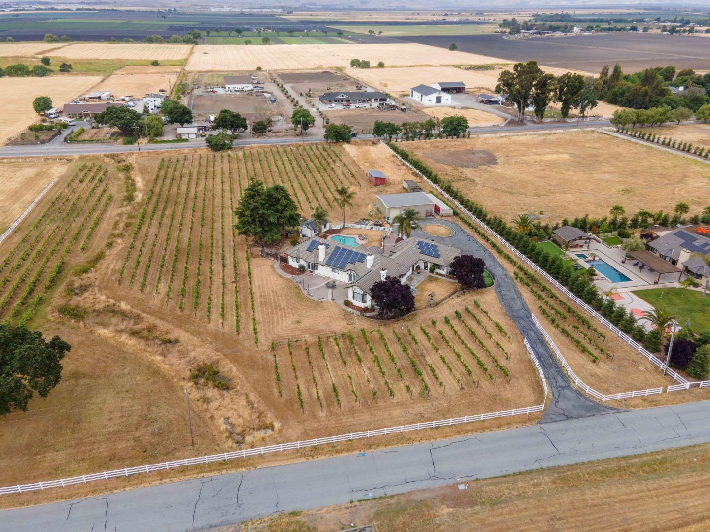 Detail Gallery Image 58 of 61 For 160 Tevis Trl, Hollister,  CA 95023 - 4 Beds | 3 Baths