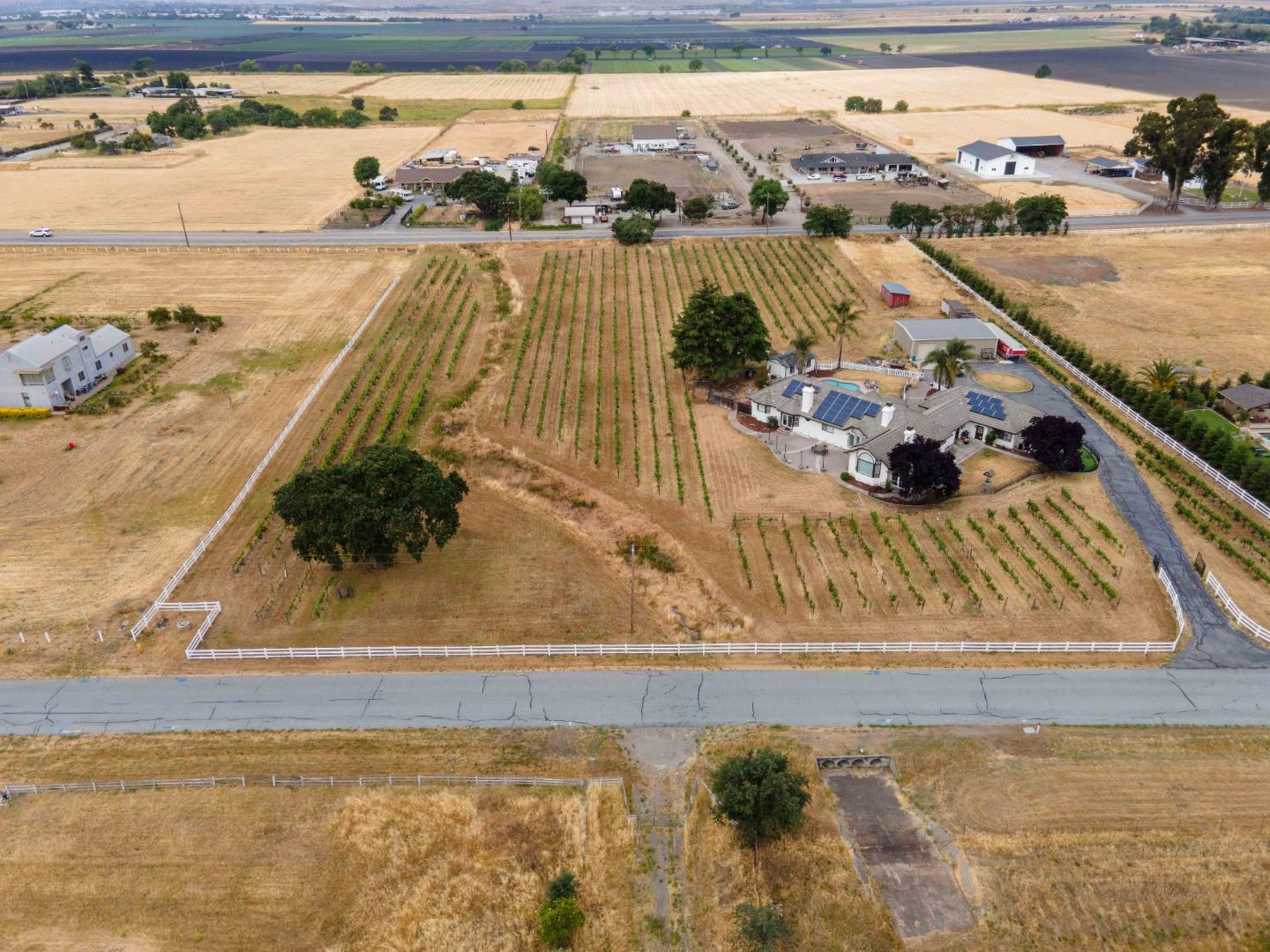 Detail Gallery Image 59 of 61 For 160 Tevis Trl, Hollister,  CA 95023 - 4 Beds | 3 Baths