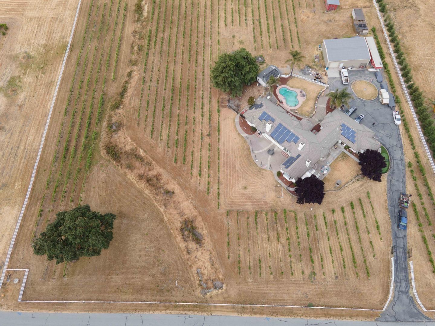 Detail Gallery Image 60 of 61 For 160 Tevis Trl, Hollister,  CA 95023 - 4 Beds | 3 Baths