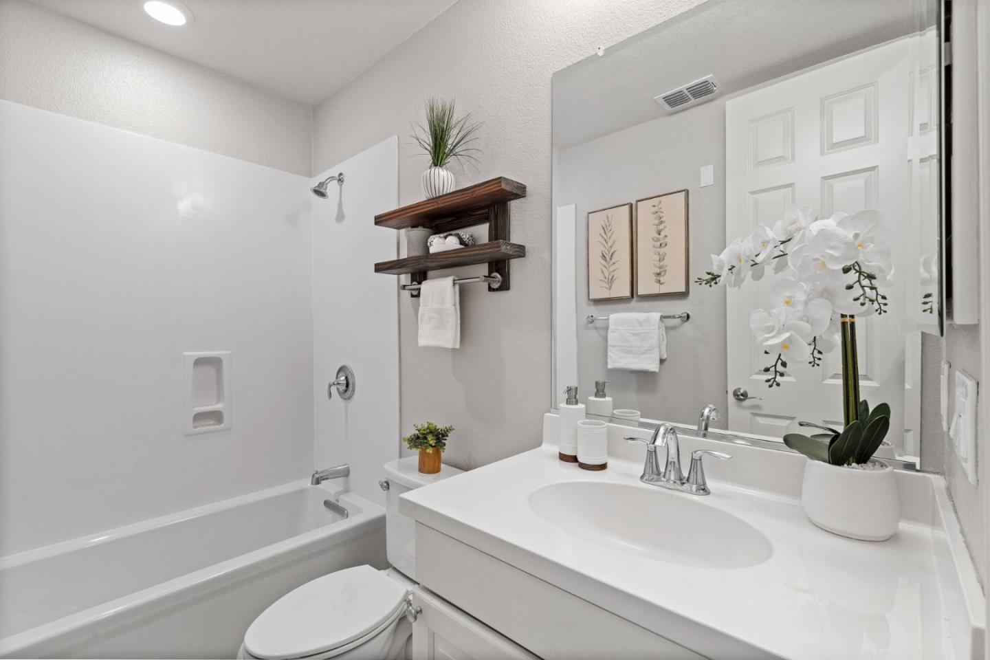 Detail Gallery Image 16 of 39 For 629 Barcelona Loop, Milpitas,  CA 95035 - 3 Beds | 3 Baths
