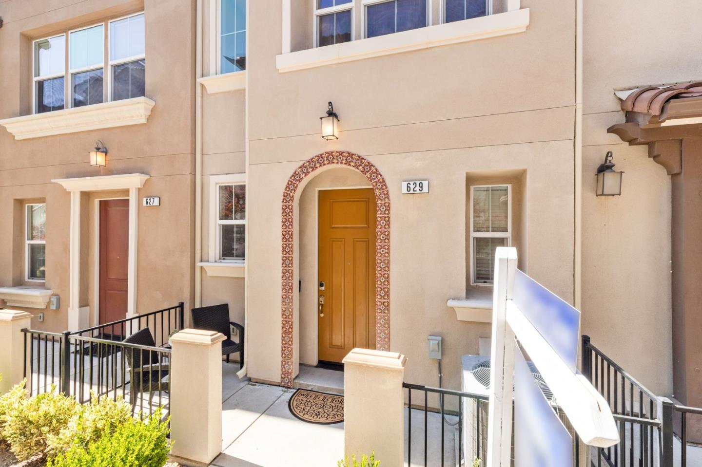 Detail Gallery Image 2 of 39 For 629 Barcelona Loop, Milpitas,  CA 95035 - 3 Beds | 3 Baths
