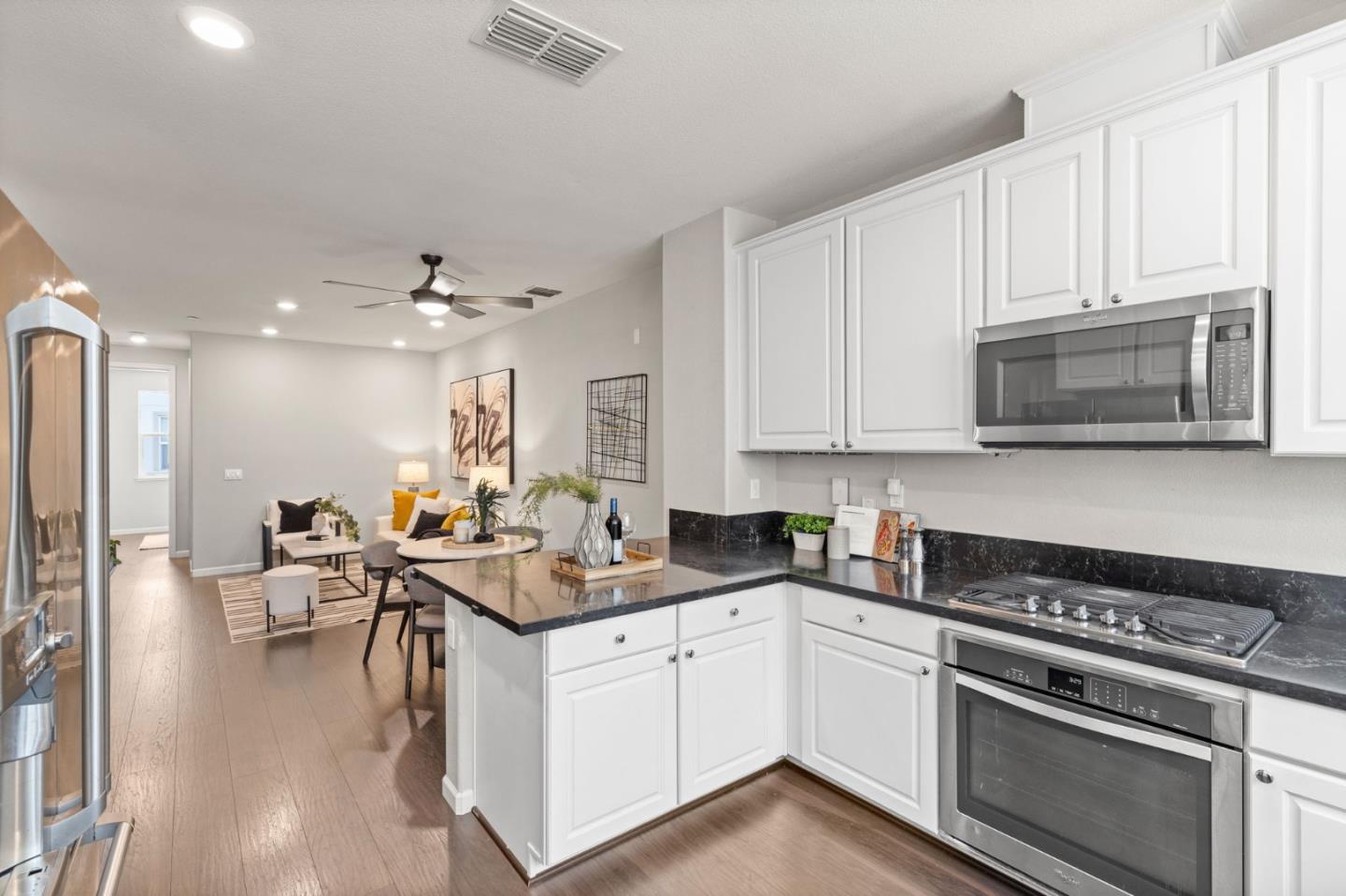 Detail Gallery Image 6 of 39 For 629 Barcelona Loop, Milpitas,  CA 95035 - 3 Beds | 3 Baths