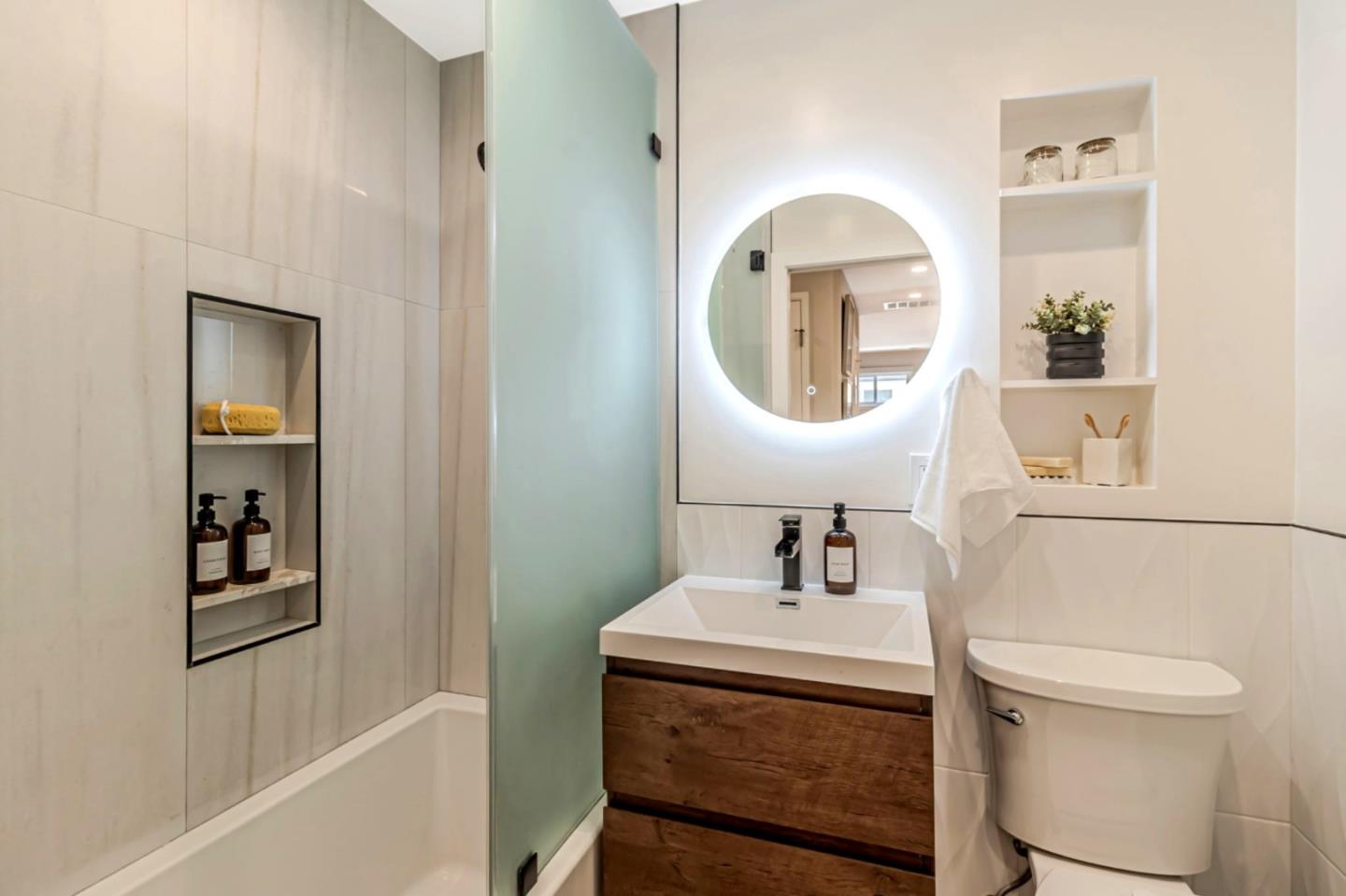 Detail Gallery Image 13 of 19 For 2240 Valleywood Dr, San Bruno,  CA 94066 - 3 Beds | 2 Baths
