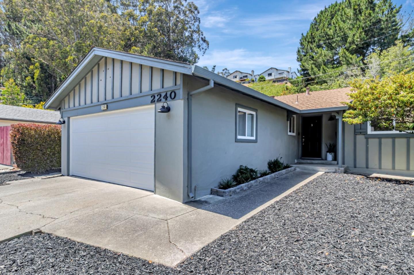 Detail Gallery Image 2 of 19 For 2240 Valleywood Dr, San Bruno,  CA 94066 - 3 Beds | 2 Baths