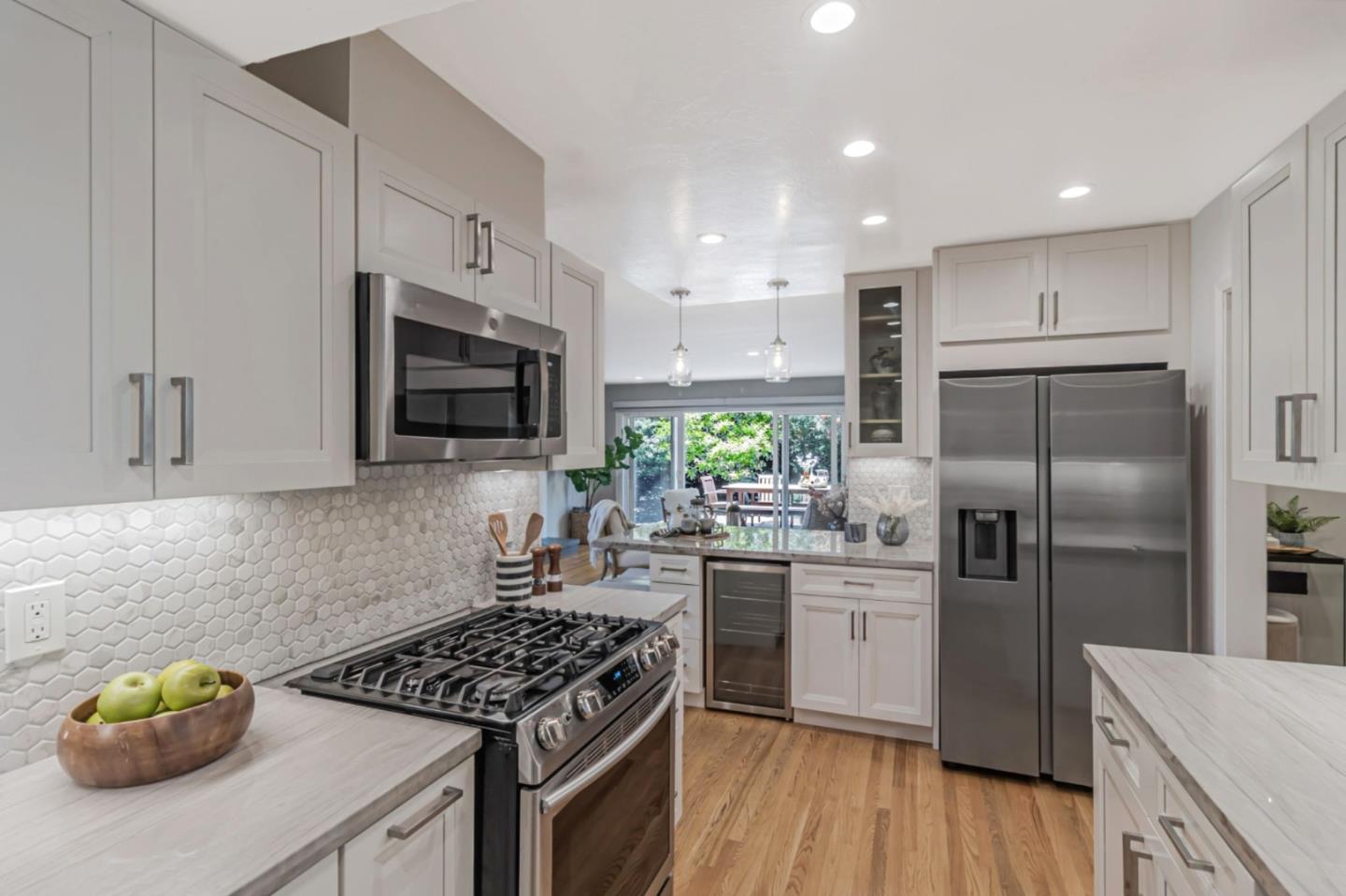 Detail Gallery Image 5 of 19 For 2240 Valleywood Dr, San Bruno,  CA 94066 - 3 Beds | 2 Baths