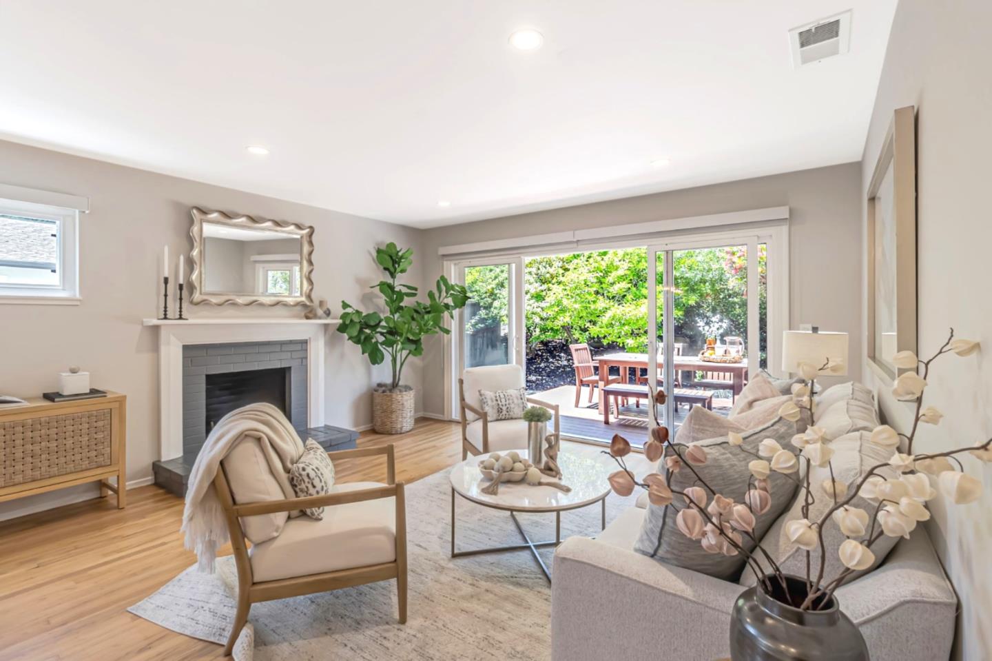 Detail Gallery Image 8 of 19 For 2240 Valleywood Dr, San Bruno,  CA 94066 - 3 Beds | 2 Baths