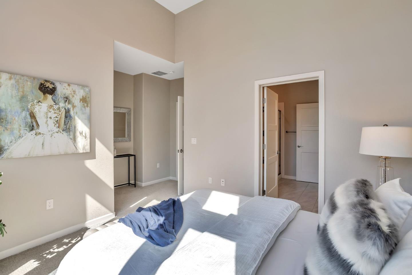 Detail Gallery Image 18 of 47 For 298 Agustin Narvaez St #6,  San Jose,  CA 95136 - 4 Beds | 3/1 Baths