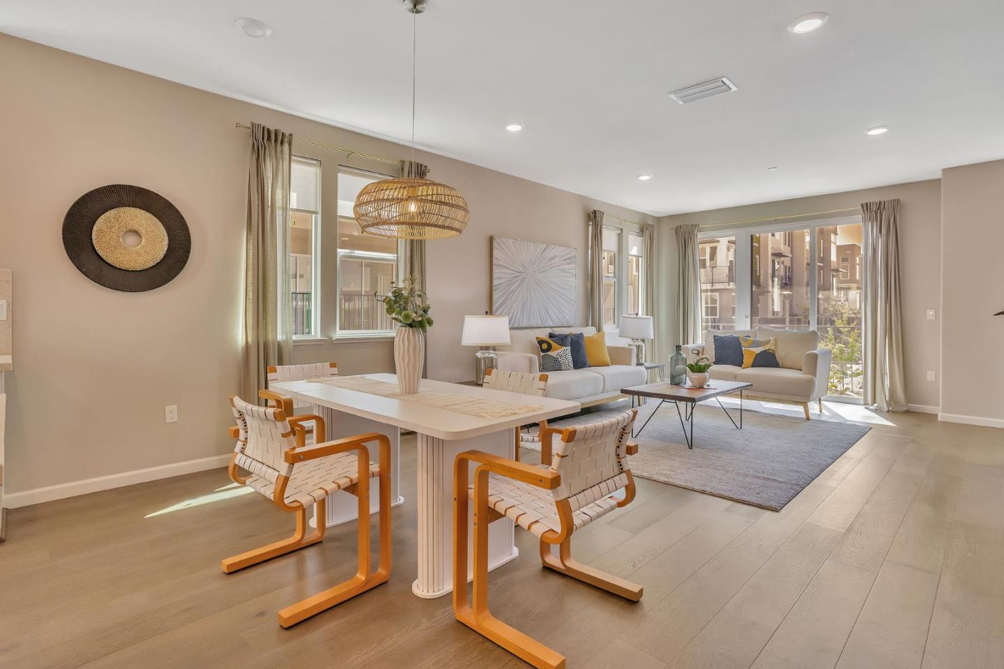 Detail Gallery Image 9 of 47 For 298 Agustin Narvaez St #6,  San Jose,  CA 95136 - 4 Beds | 3/1 Baths