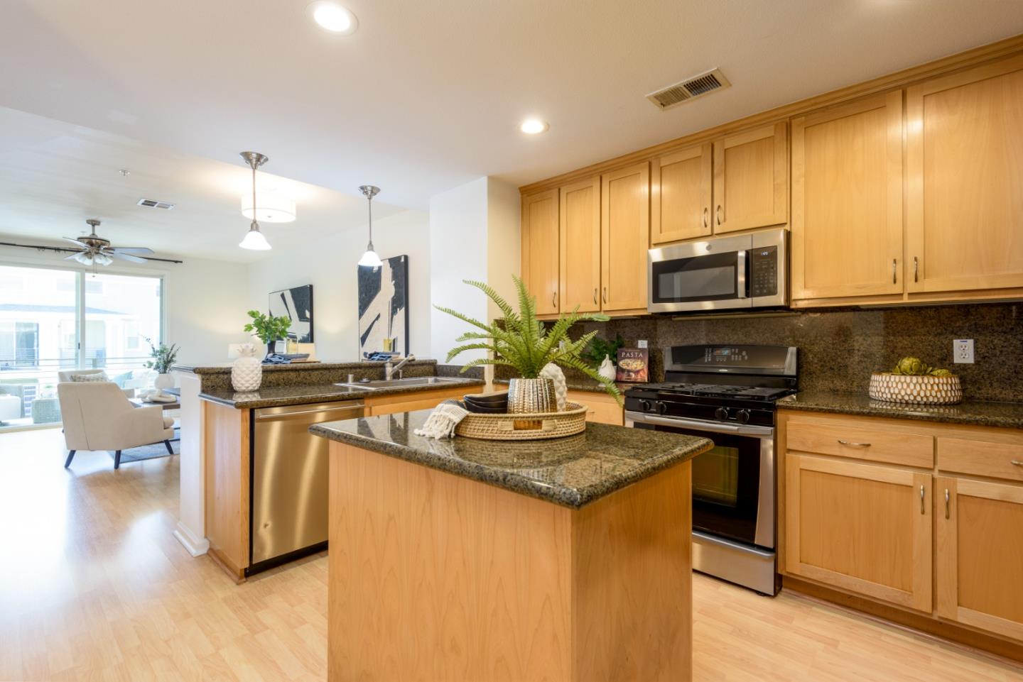 Detail Gallery Image 7 of 19 For 40840 Townsend Terrace, Fremont,  CA 94538 - 4 Beds | 4 Baths