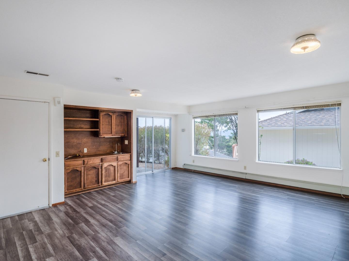Detail Gallery Image 15 of 20 For 15 Pinehill Way, Monterey,  CA 93940 - 3 Beds | 3 Baths