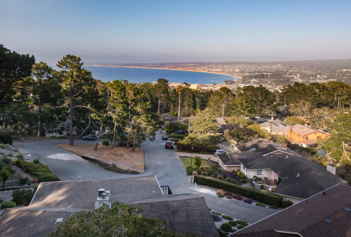 Detail Gallery Image 18 of 20 For 15 Pinehill Way, Monterey,  CA 93940 - 3 Beds | 3 Baths
