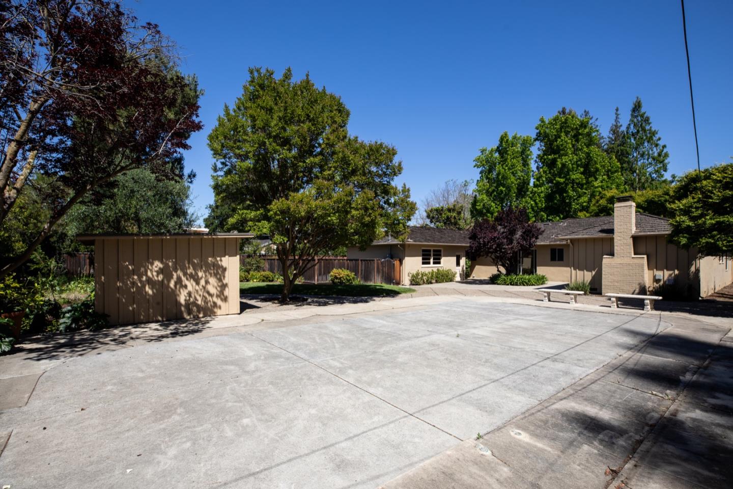 Detail Gallery Image 15 of 27 For 1850 White Oak Dr, Menlo Park,  CA 94025 - 4 Beds | 2/1 Baths