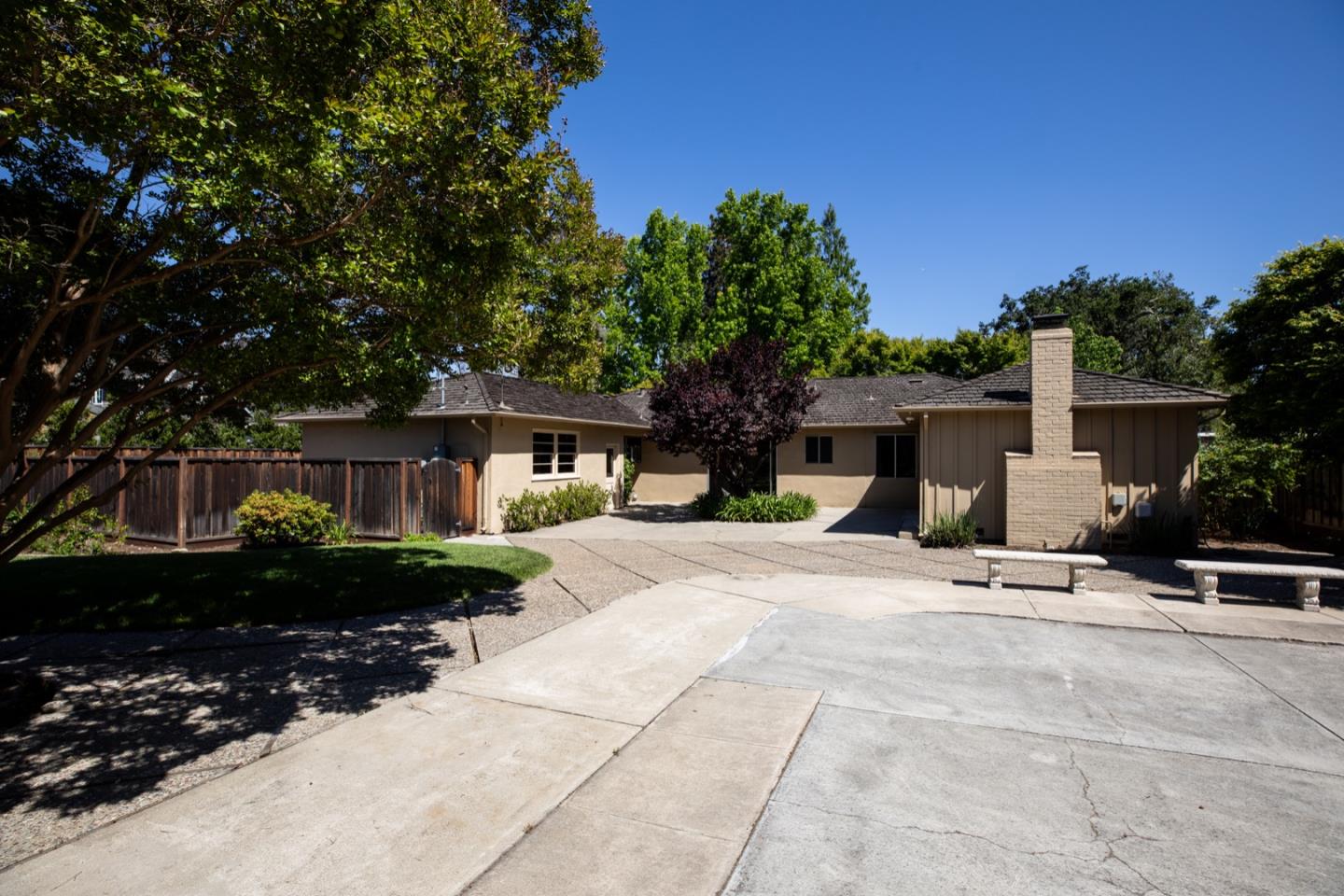 Detail Gallery Image 18 of 27 For 1850 White Oak Dr, Menlo Park,  CA 94025 - 4 Beds | 2/1 Baths