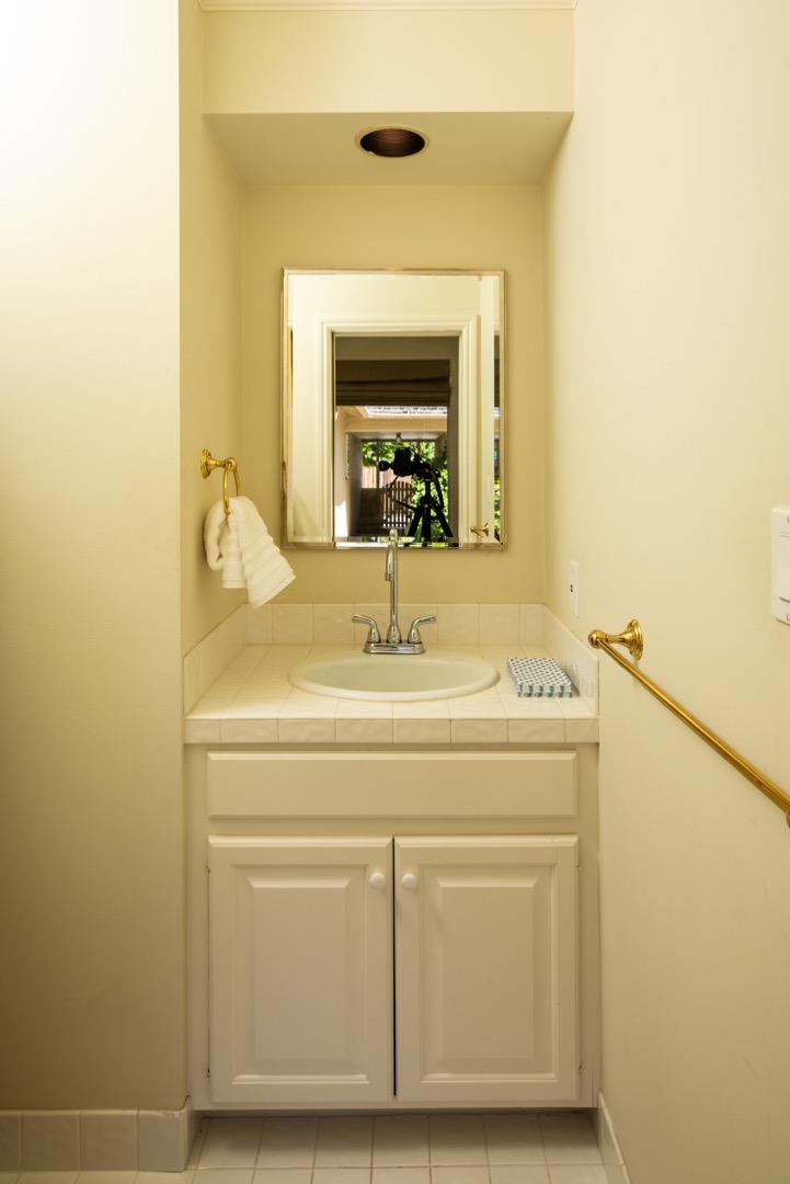 Detail Gallery Image 26 of 27 For 1850 White Oak Dr, Menlo Park,  CA 94025 - 4 Beds | 2/1 Baths