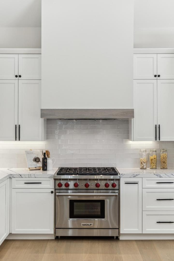 Detail Gallery Image 12 of 38 For 1218 Middlefield Rd, Palo Alto,  CA 94301 - 4 Beds | 4 Baths