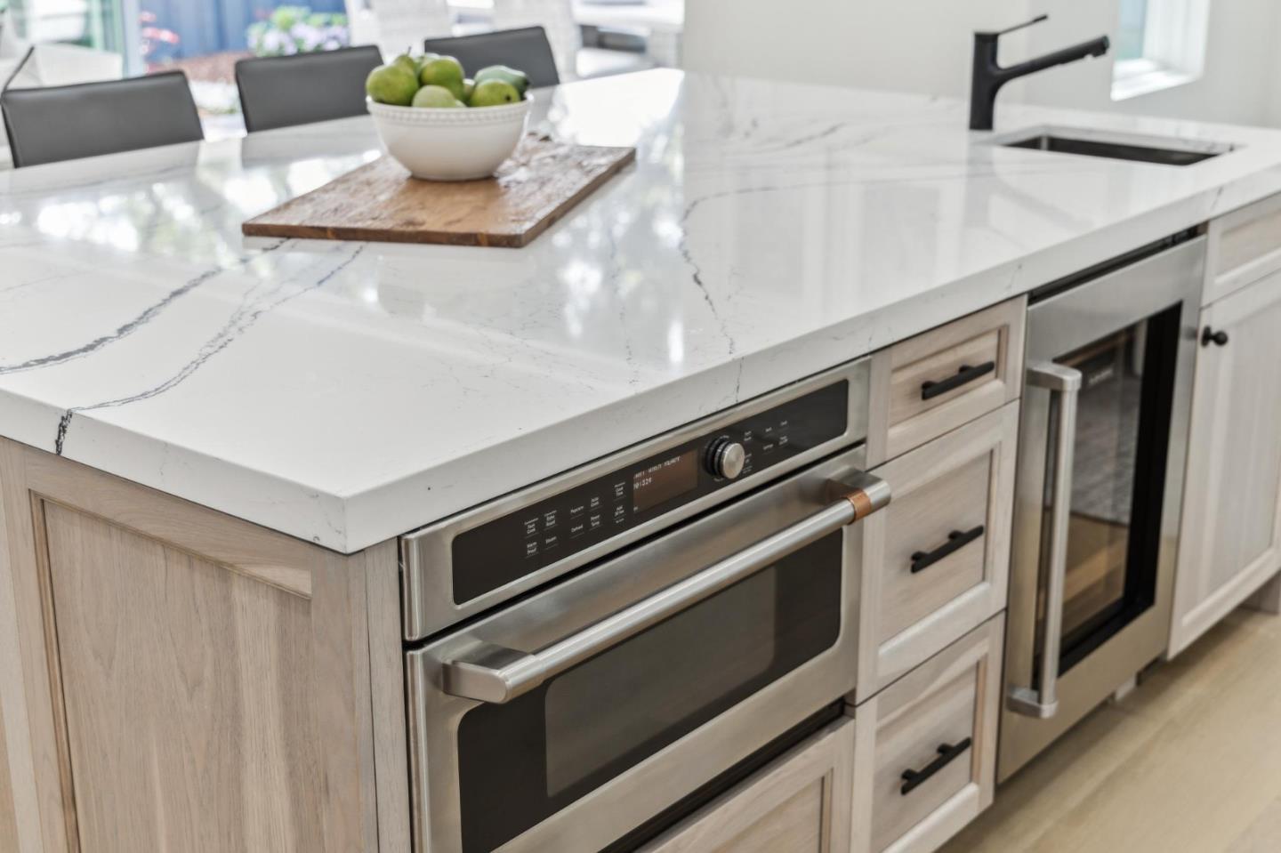 Detail Gallery Image 15 of 38 For 1218 Middlefield Rd, Palo Alto,  CA 94301 - 4 Beds | 4 Baths