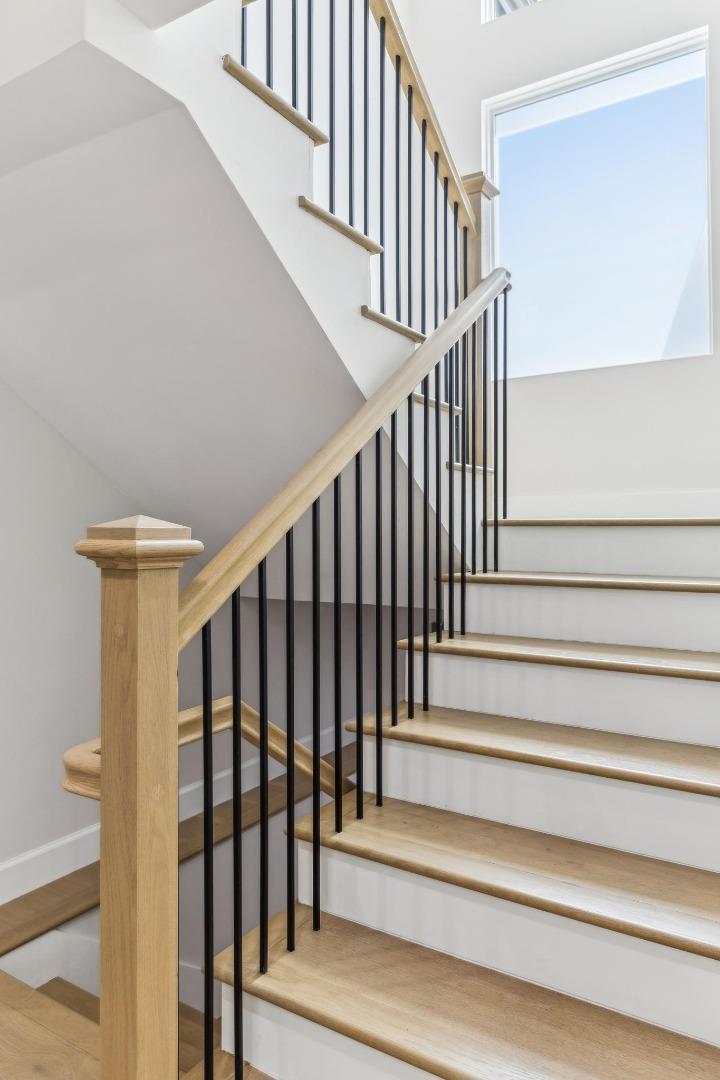 Detail Gallery Image 17 of 38 For 1218 Middlefield Rd, Palo Alto,  CA 94301 - 4 Beds | 4 Baths