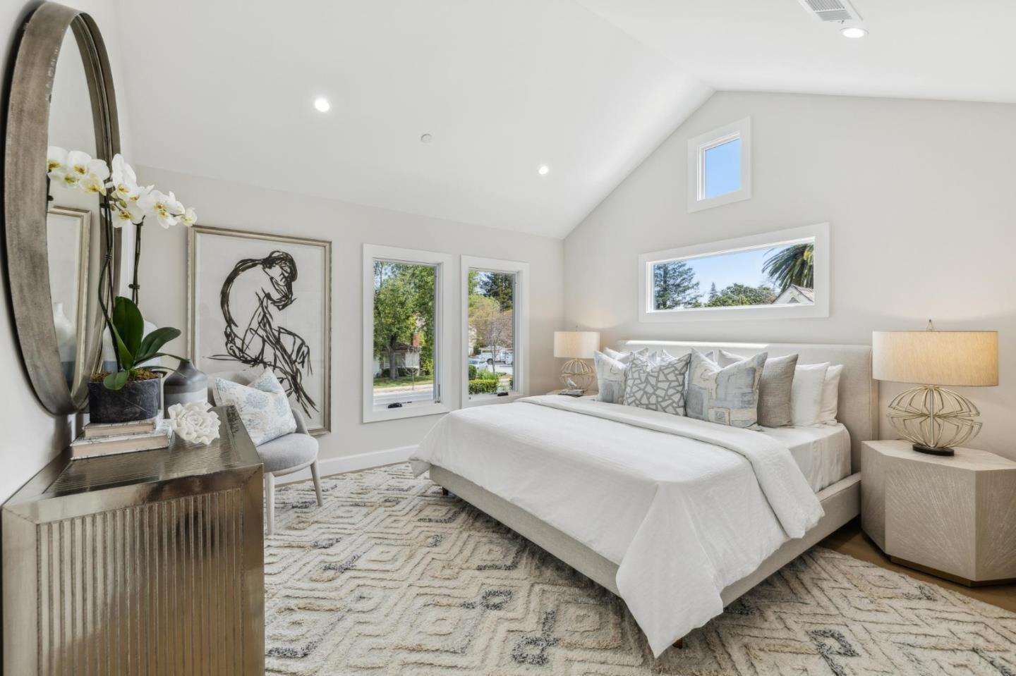 Detail Gallery Image 19 of 38 For 1218 Middlefield Rd, Palo Alto,  CA 94301 - 4 Beds | 4 Baths
