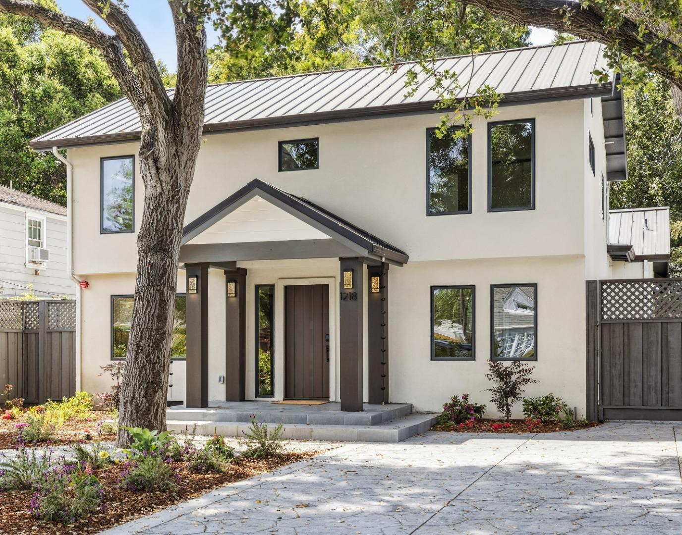 Detail Gallery Image 2 of 38 For 1218 Middlefield Rd, Palo Alto,  CA 94301 - 4 Beds | 4 Baths
