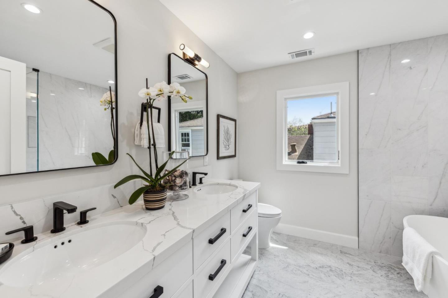 Detail Gallery Image 20 of 38 For 1218 Middlefield Rd, Palo Alto,  CA 94301 - 4 Beds | 4 Baths