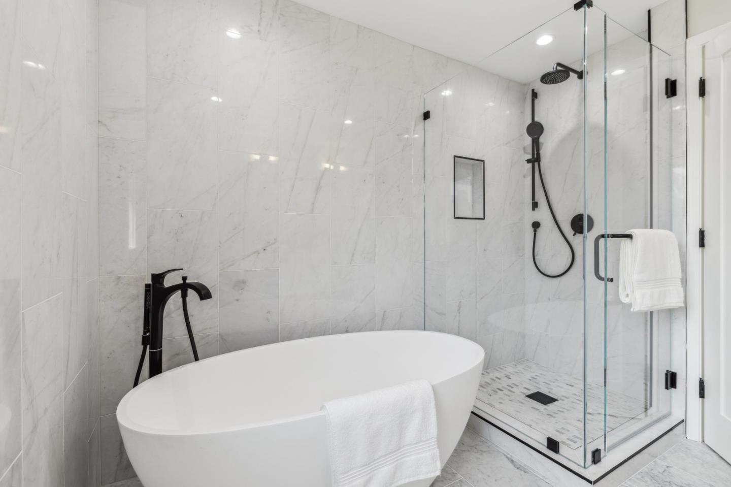 Detail Gallery Image 21 of 38 For 1218 Middlefield Rd, Palo Alto,  CA 94301 - 4 Beds | 4 Baths