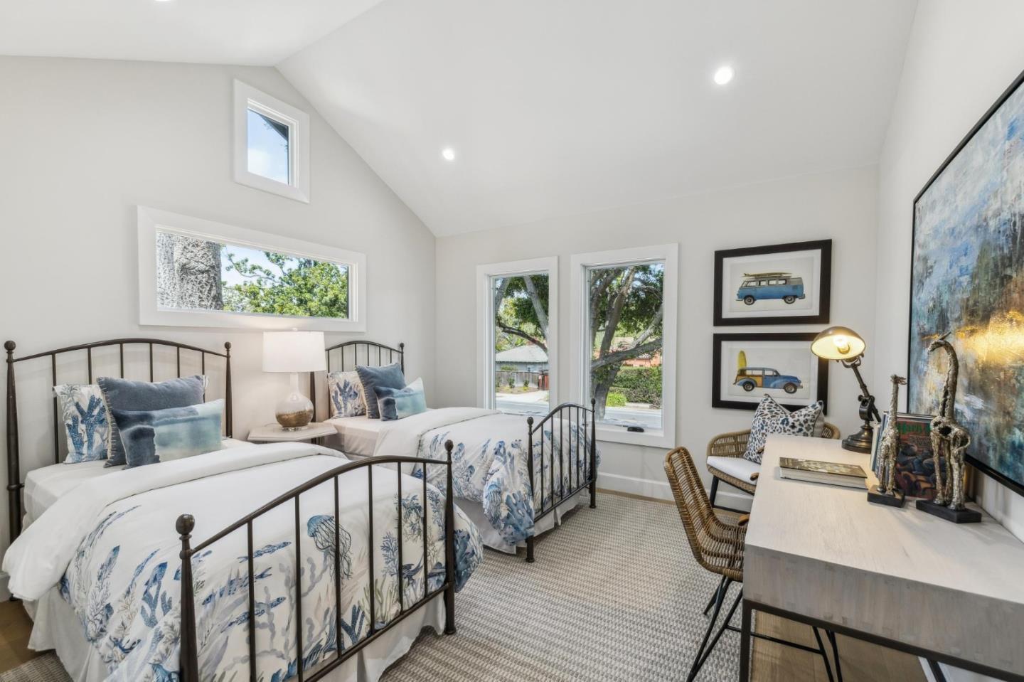 Detail Gallery Image 22 of 38 For 1218 Middlefield Rd, Palo Alto,  CA 94301 - 4 Beds | 4 Baths