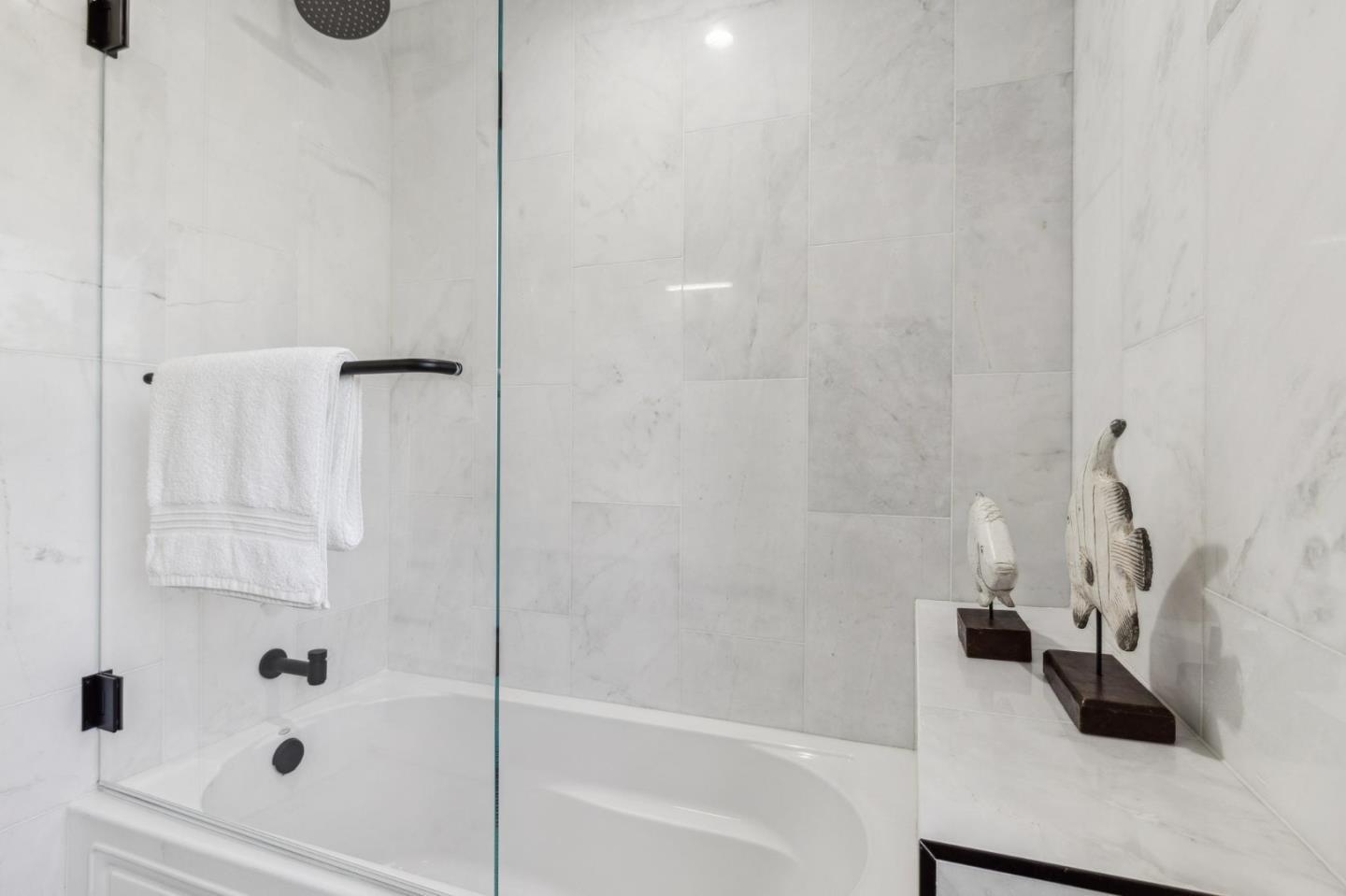 Detail Gallery Image 24 of 38 For 1218 Middlefield Rd, Palo Alto,  CA 94301 - 4 Beds | 4 Baths