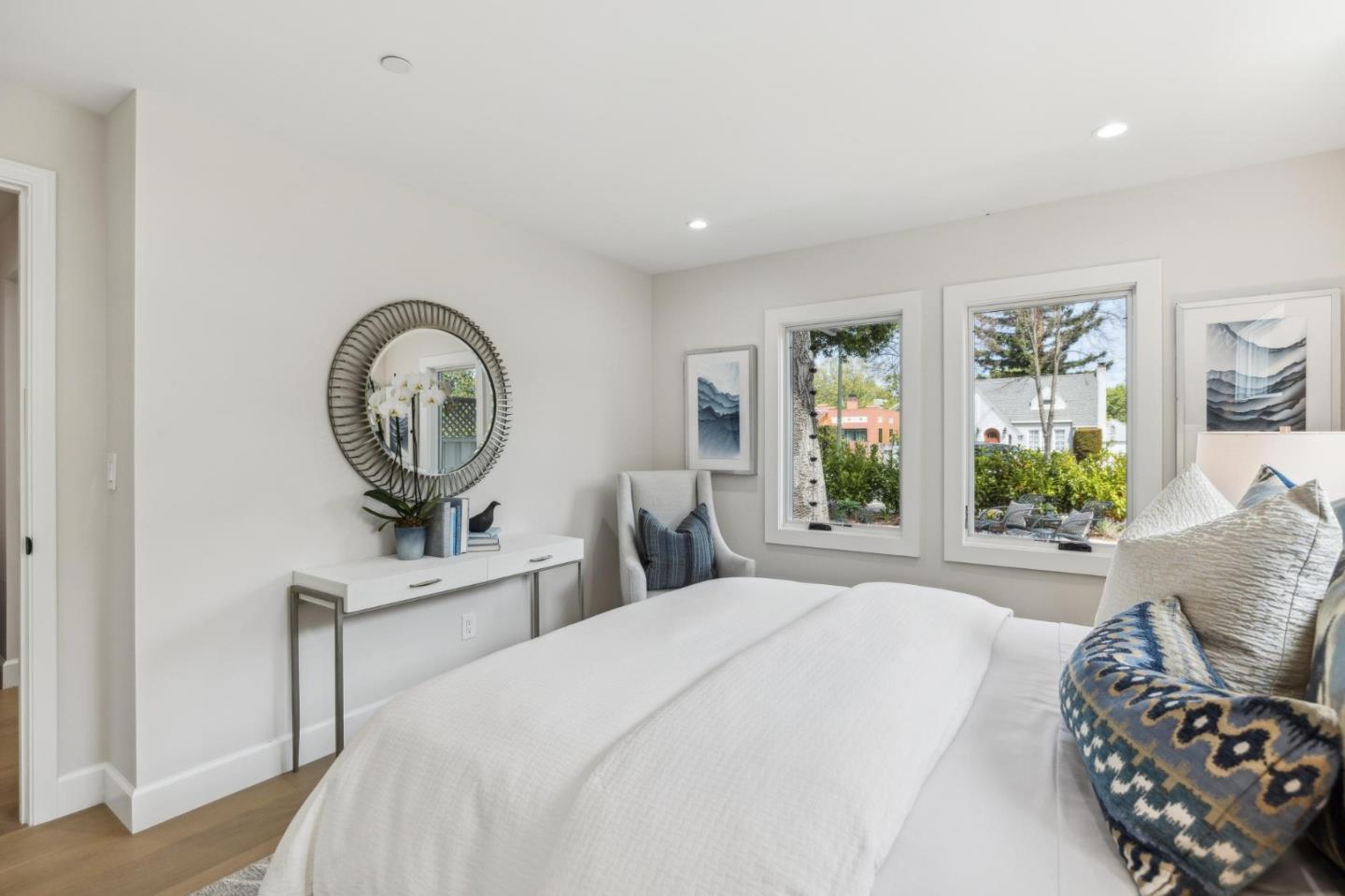 Detail Gallery Image 26 of 38 For 1218 Middlefield Rd, Palo Alto,  CA 94301 - 4 Beds | 4 Baths