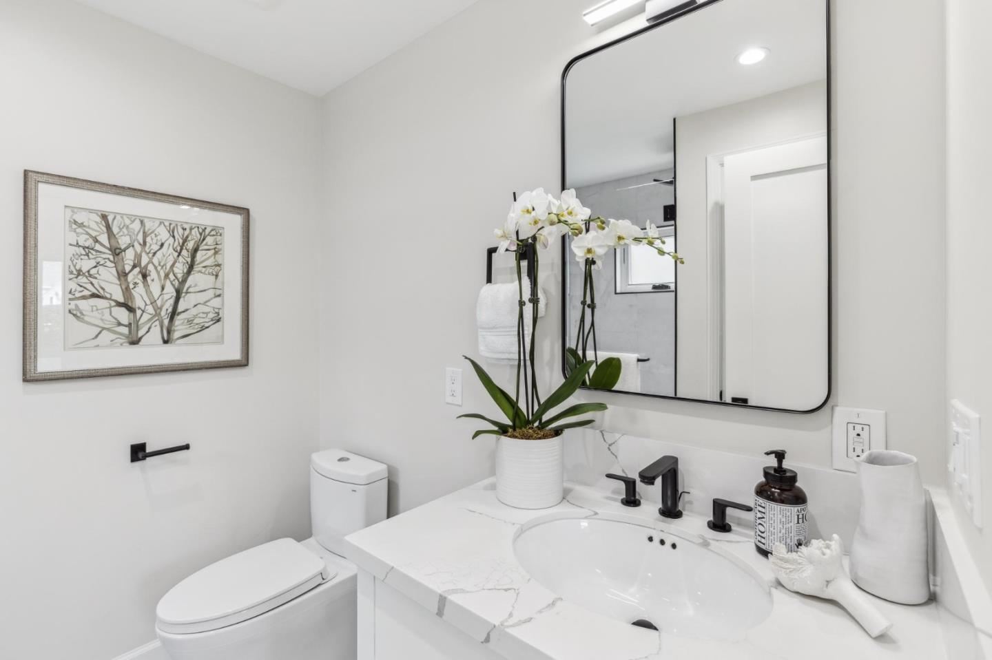 Detail Gallery Image 27 of 38 For 1218 Middlefield Rd, Palo Alto,  CA 94301 - 4 Beds | 4 Baths