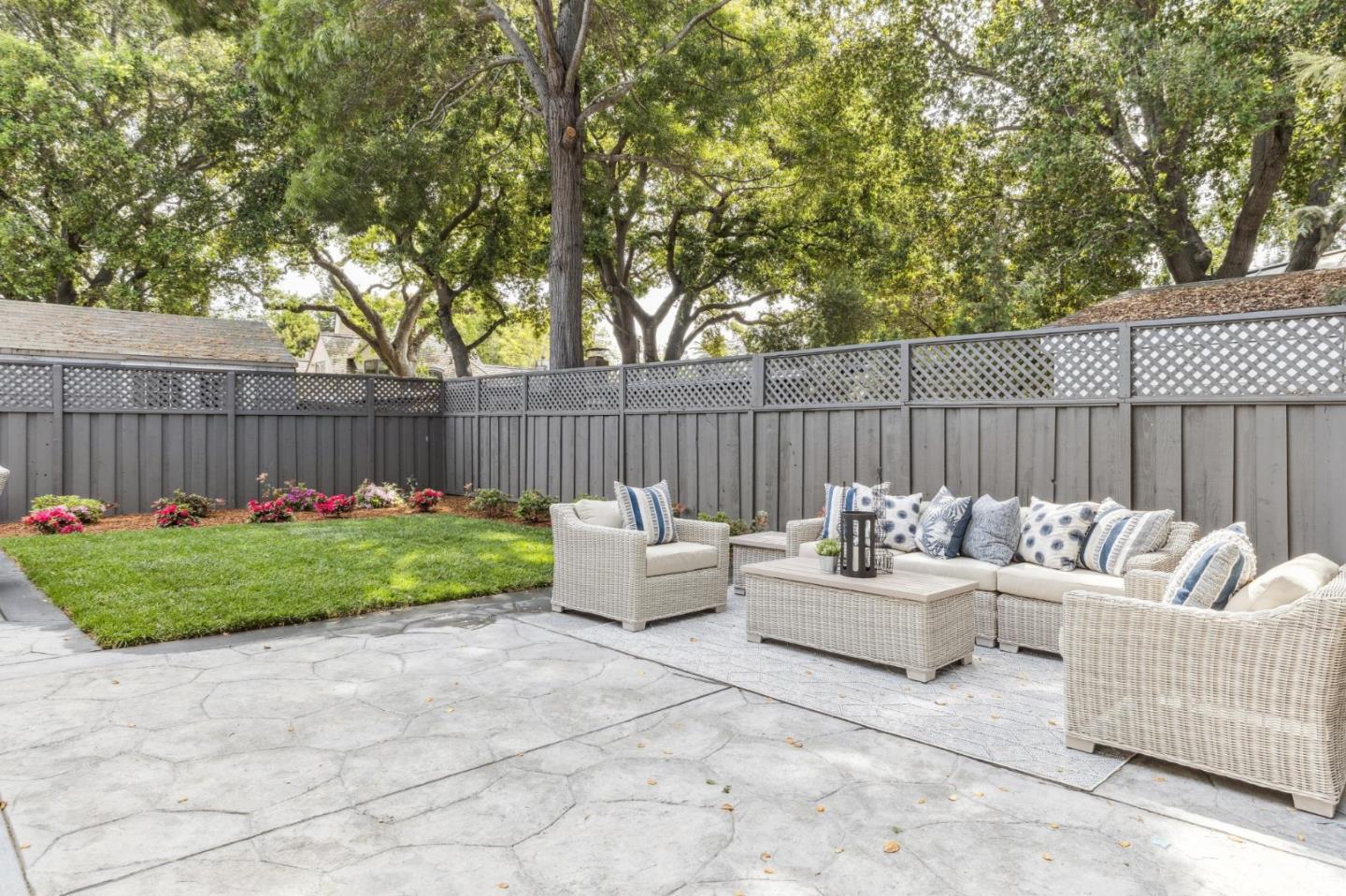 Detail Gallery Image 35 of 38 For 1218 Middlefield Rd, Palo Alto,  CA 94301 - 4 Beds | 4 Baths