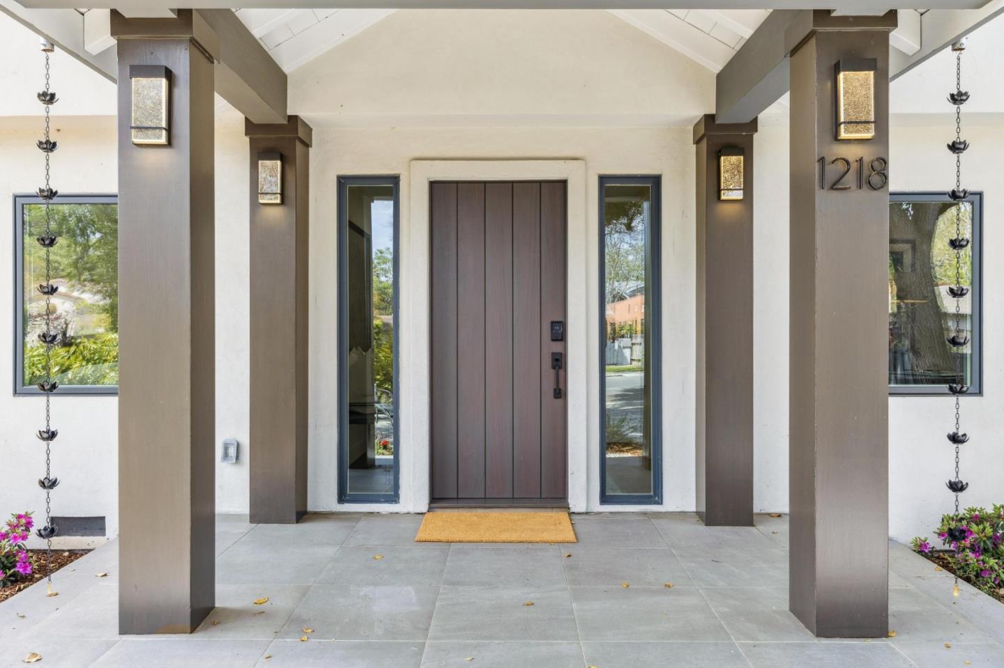 Detail Gallery Image 4 of 38 For 1218 Middlefield Rd, Palo Alto,  CA 94301 - 4 Beds | 4 Baths