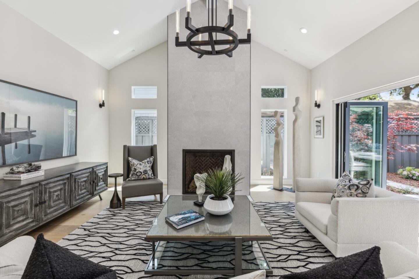 Detail Gallery Image 6 of 38 For 1218 Middlefield Rd, Palo Alto,  CA 94301 - 4 Beds | 4 Baths