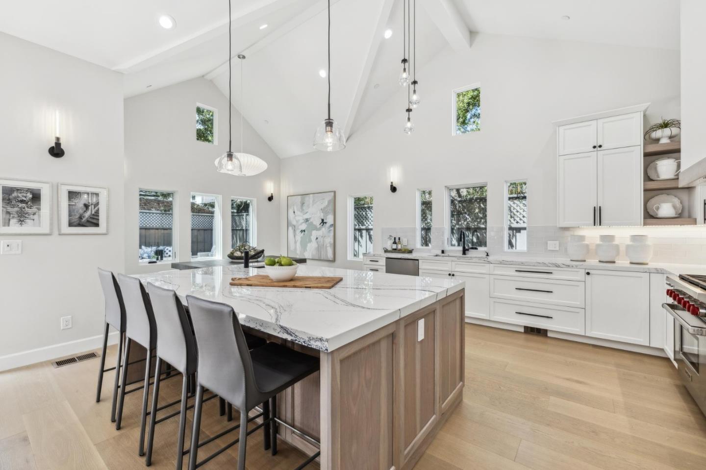 Detail Gallery Image 9 of 38 For 1218 Middlefield Rd, Palo Alto,  CA 94301 - 4 Beds | 4 Baths