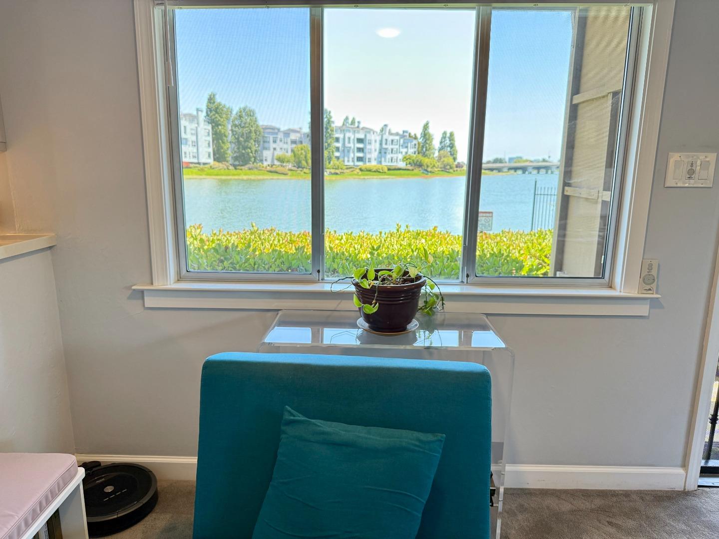 Detail Gallery Image 7 of 18 For 1576 Marina Ct #H,  San Mateo,  CA 94403 - 1 Beds | 1 Baths
