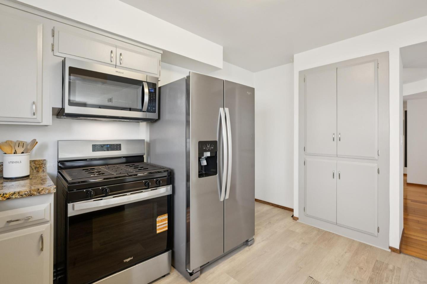 Detail Gallery Image 17 of 48 For 752 Matsonia Dr, Foster City,  CA 94404 - 3 Beds | 2 Baths