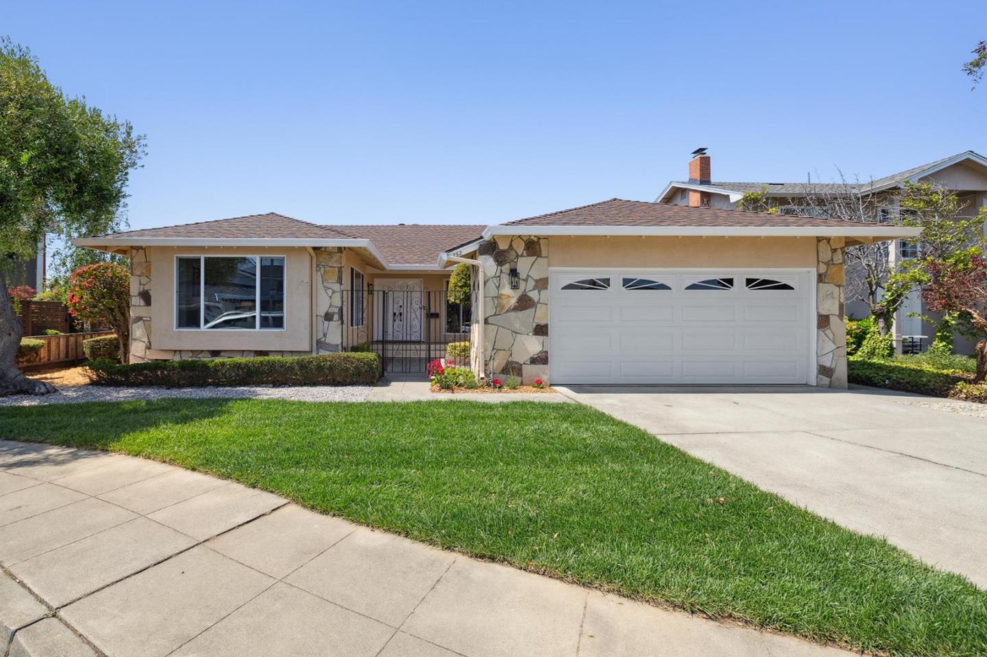 Detail Gallery Image 4 of 48 For 752 Matsonia Dr, Foster City,  CA 94404 - 3 Beds | 2 Baths