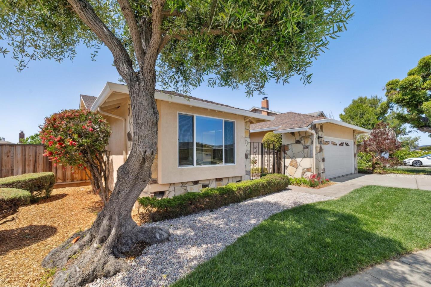 Detail Gallery Image 5 of 48 For 752 Matsonia Dr, Foster City,  CA 94404 - 3 Beds | 2 Baths