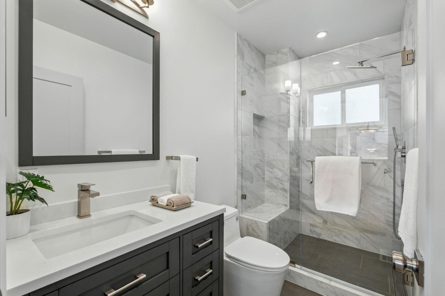 Detail Gallery Image 15 of 46 For 71 Club Dr, San Carlos,  CA 94070 - 4 Beds | 3 Baths