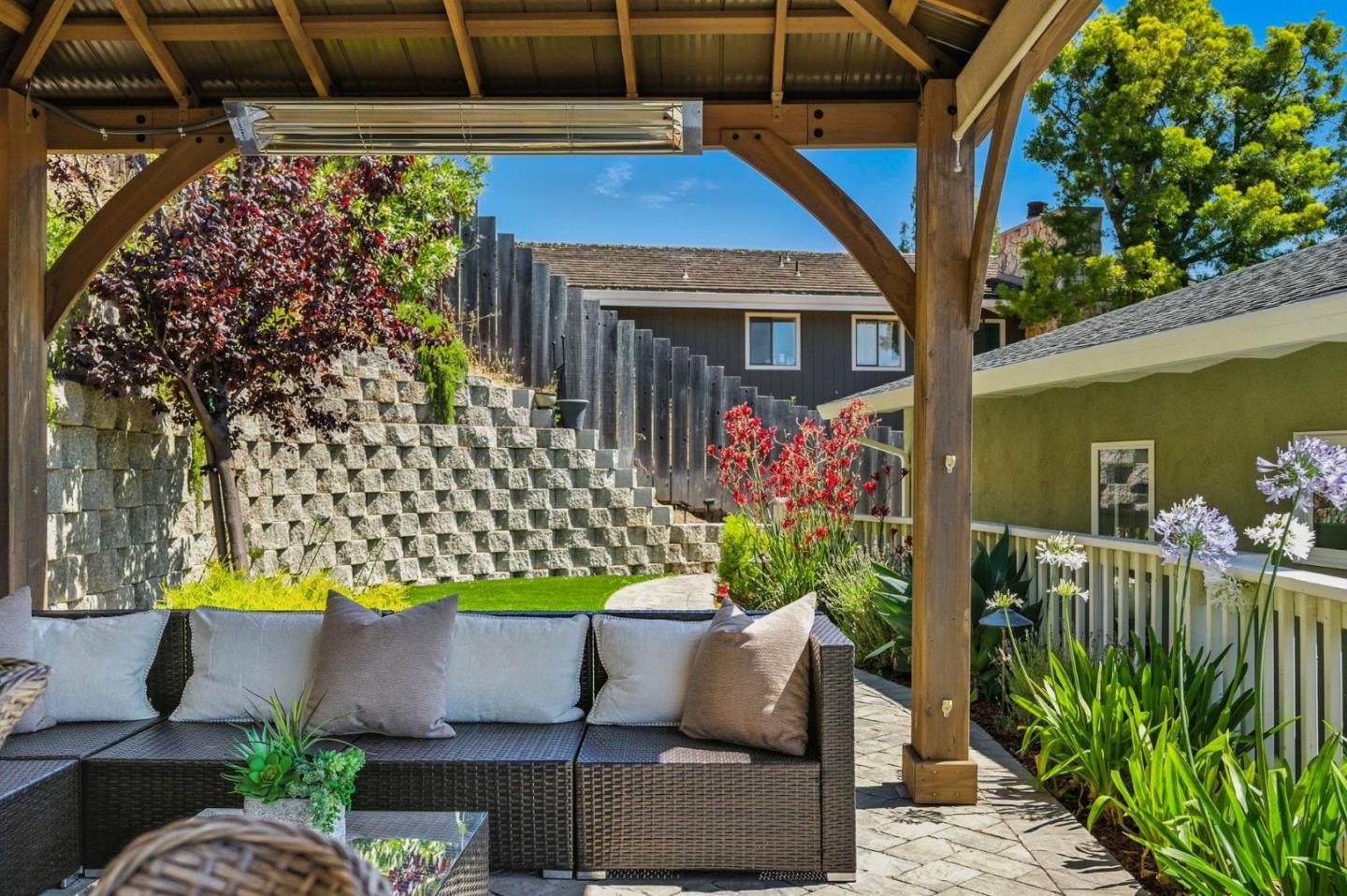 Detail Gallery Image 32 of 46 For 71 Club Dr, San Carlos,  CA 94070 - 4 Beds | 3 Baths