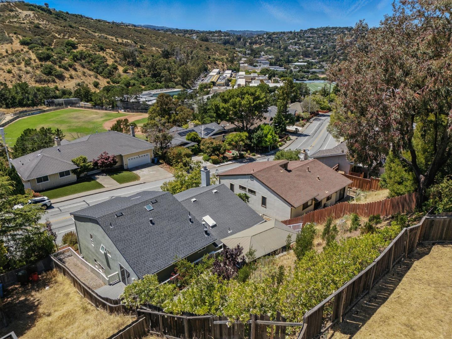 Detail Gallery Image 39 of 46 For 71 Club Dr, San Carlos,  CA 94070 - 4 Beds | 3 Baths