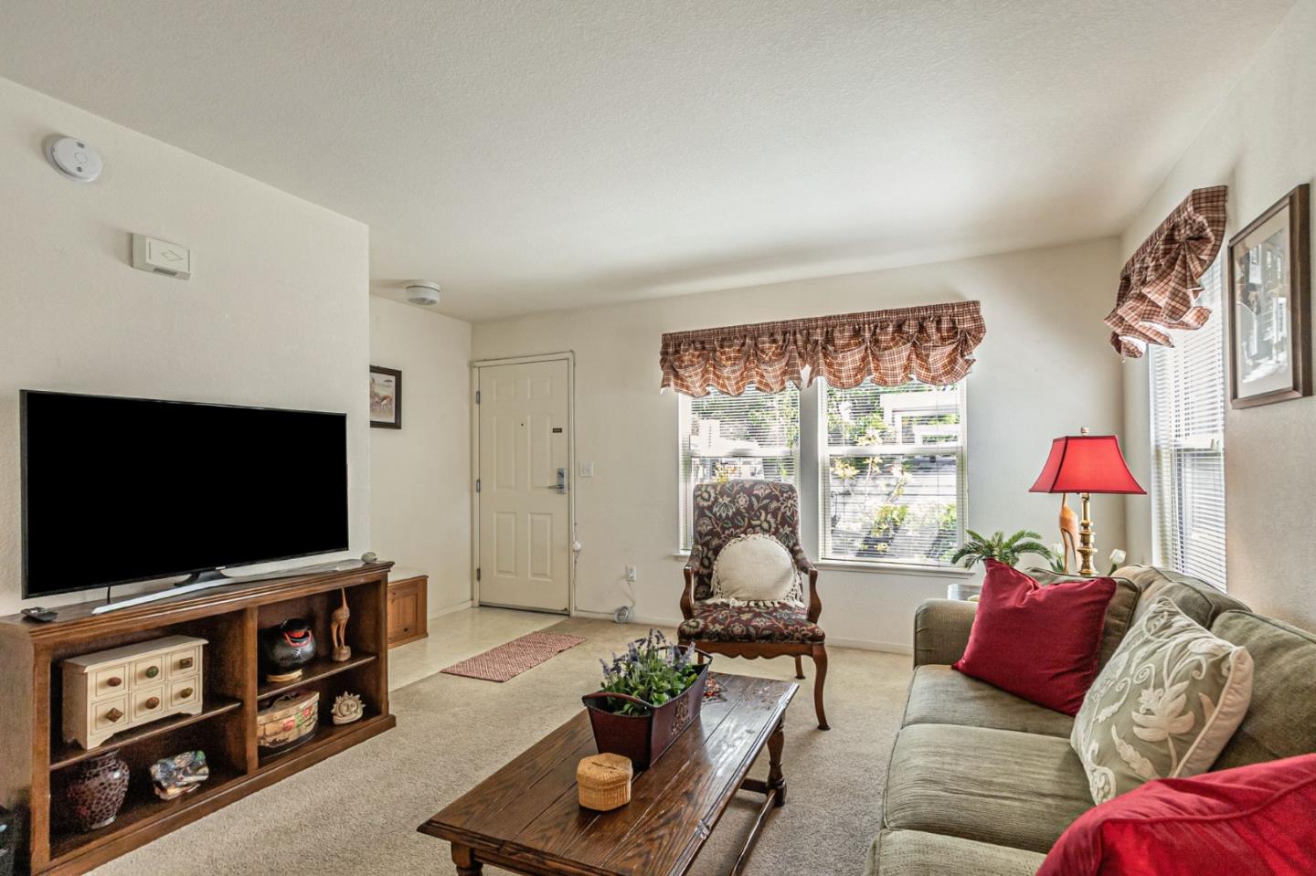 Detail Gallery Image 10 of 50 For 2045 E San Antonio St, San Jose,  CA 95116 - 2 Beds | 1/1 Baths