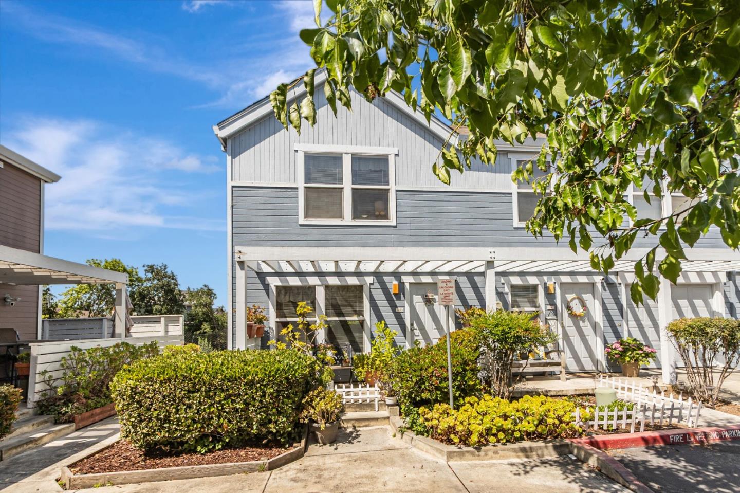 Detail Gallery Image 3 of 50 For 2045 E San Antonio St, San Jose,  CA 95116 - 2 Beds | 1/1 Baths